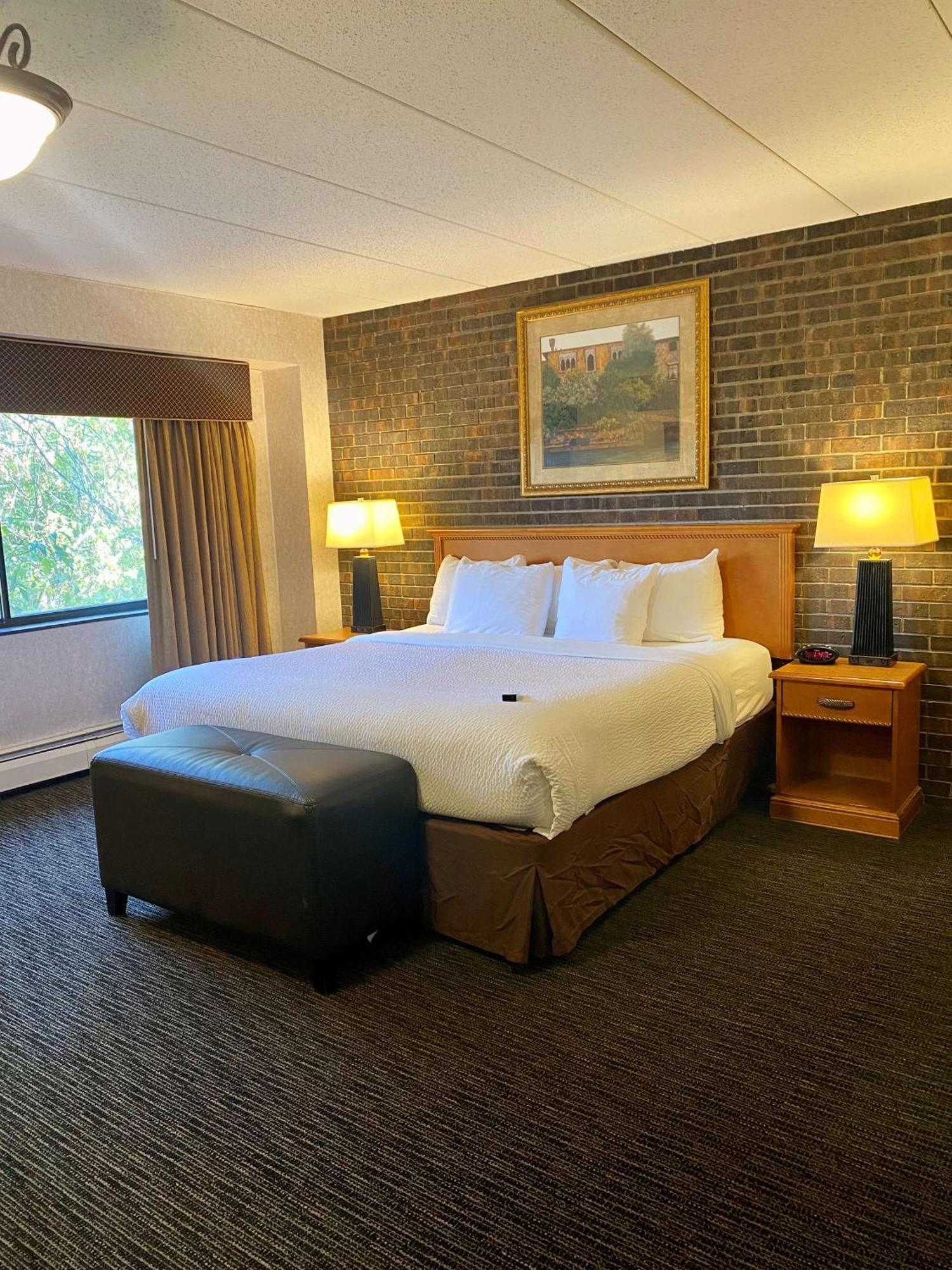 Best Western Plus Kelly Inn Saint Cloud Exterior photo