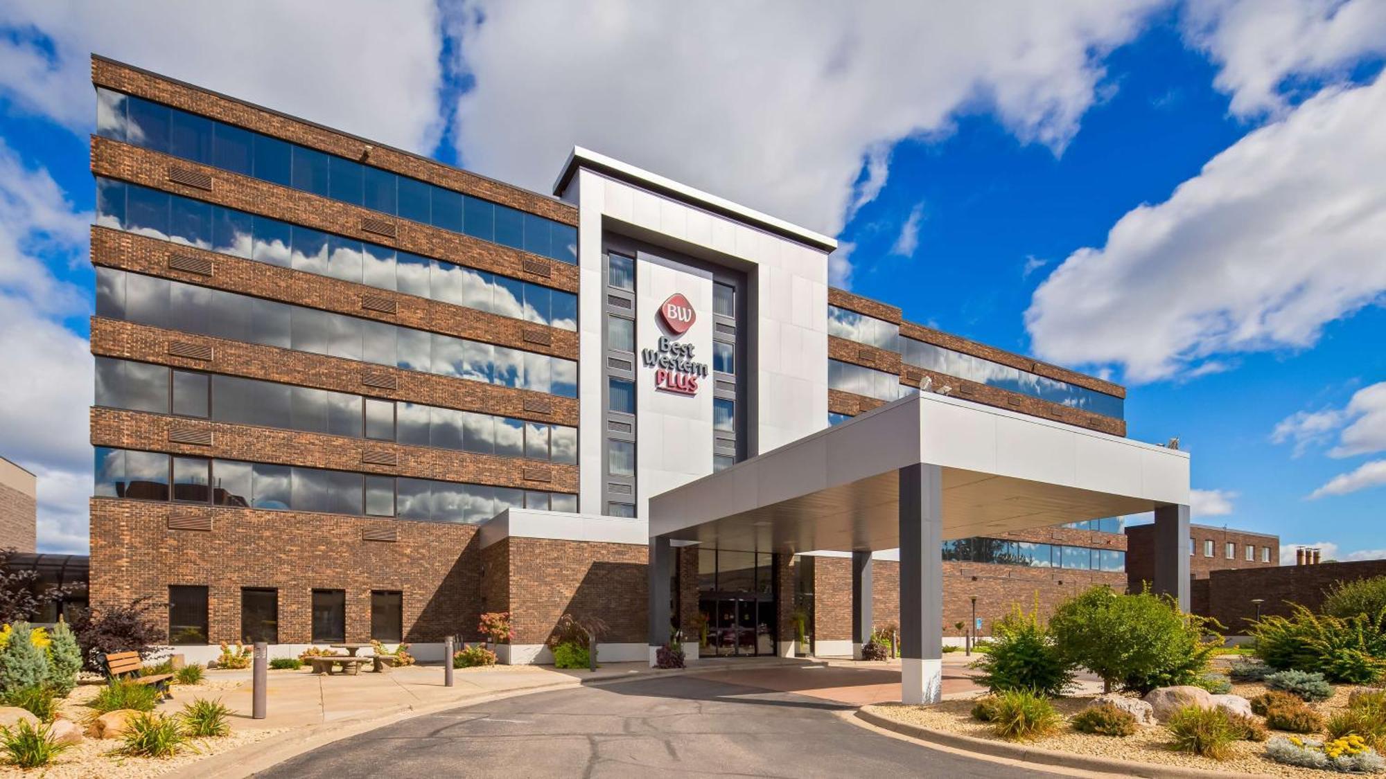 Best Western Plus Kelly Inn Saint Cloud Exterior photo