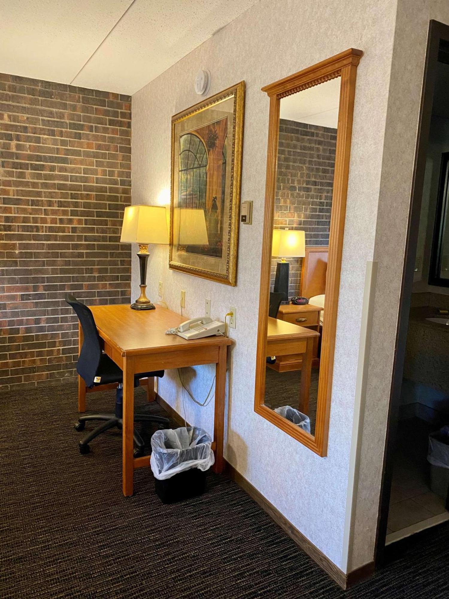 Best Western Plus Kelly Inn Saint Cloud Exterior photo