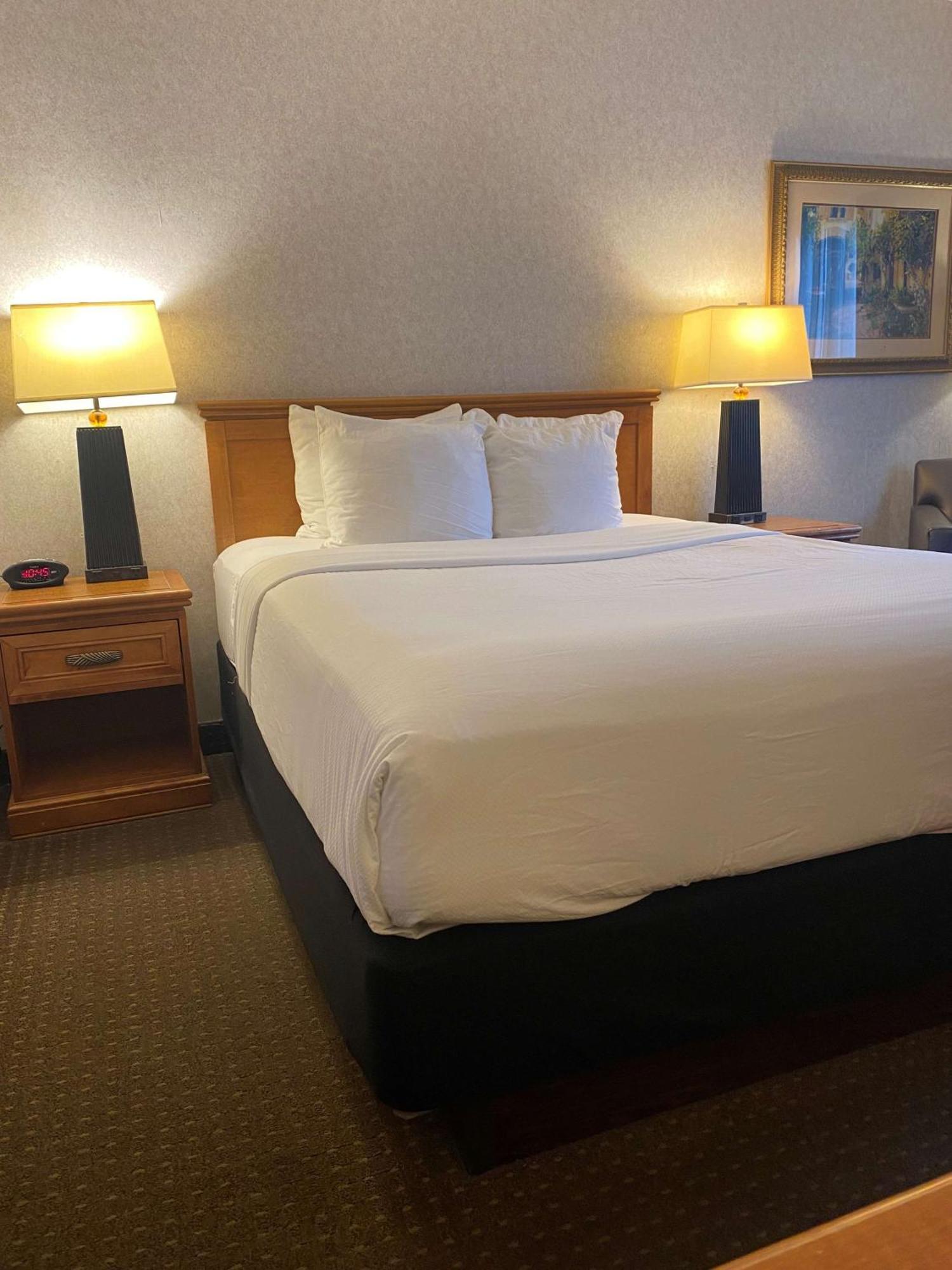 Best Western Plus Kelly Inn Saint Cloud Exterior photo