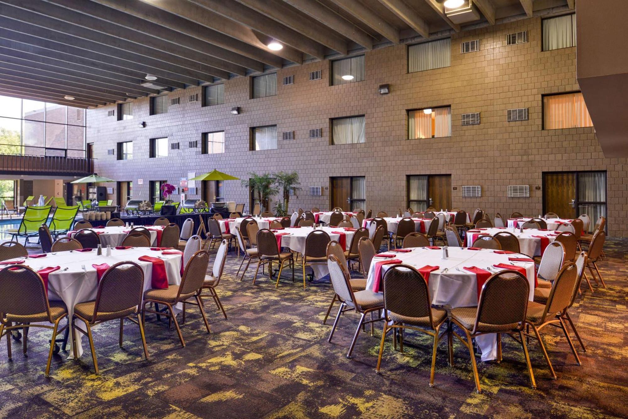 Best Western Plus Kelly Inn Saint Cloud Exterior photo