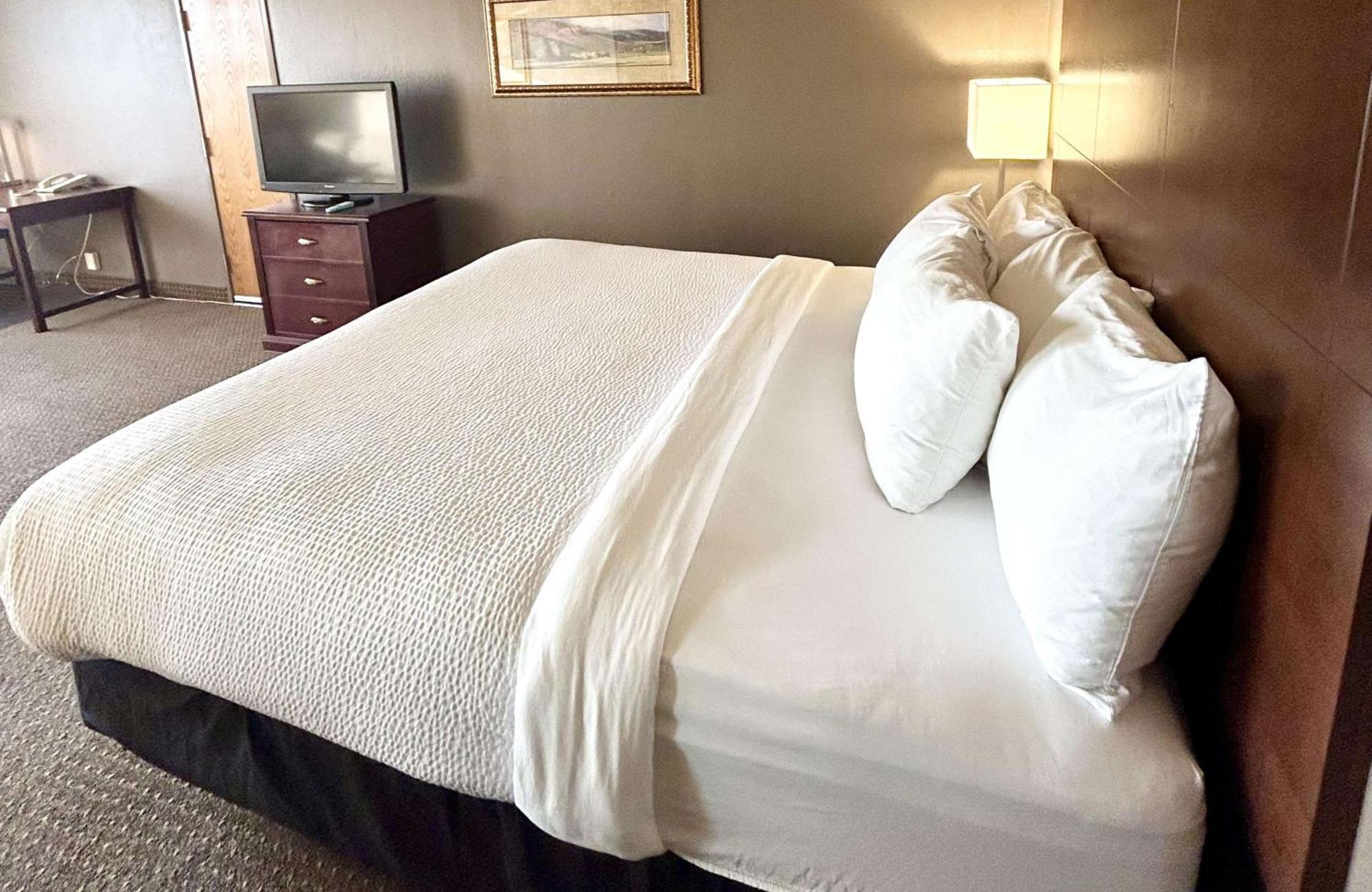 Best Western Plus Kelly Inn Saint Cloud Exterior photo